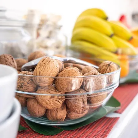 New לינה וארוחת בוקר 4*