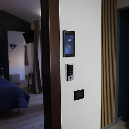 New לינה וארוחת בוקר 4*